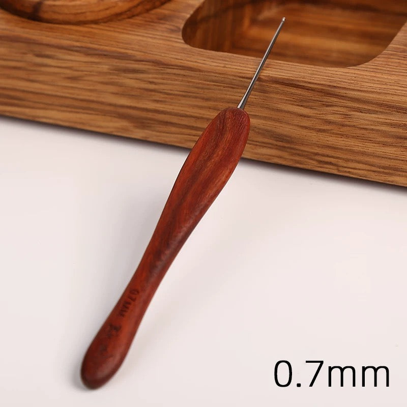 Blood Sandalwood Handle Crochet Hook 0.5mm-1.0mm Ergonomic Crochet Knitting Needle Knitting Hook Crochet Yarn Gift Crochet Tool