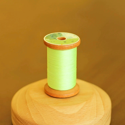 Micro crochet lace thread in fresh green, Egyptian cotton, size 100